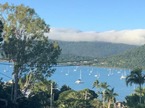 Studio Apartment with Seaview, Airlie Beach